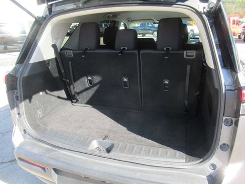 Used 2022 Nissan Pathfinder S w/ Cargo Package image 7