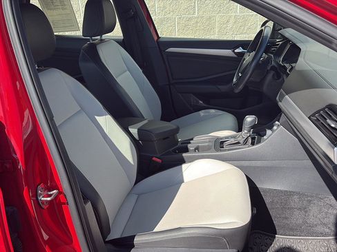 Used 2019 Volkswagen Jetta R-Line w/ R-Line Cold Weather Package FWD image 20