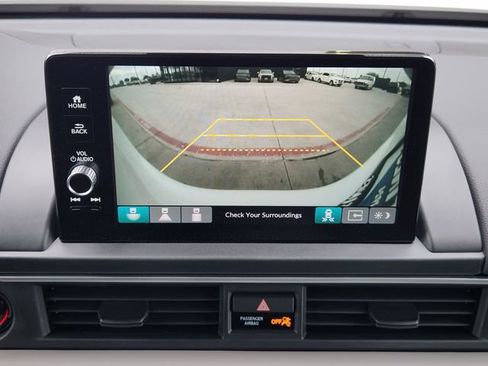 Used 2025 Honda Pilot EX-L image 13