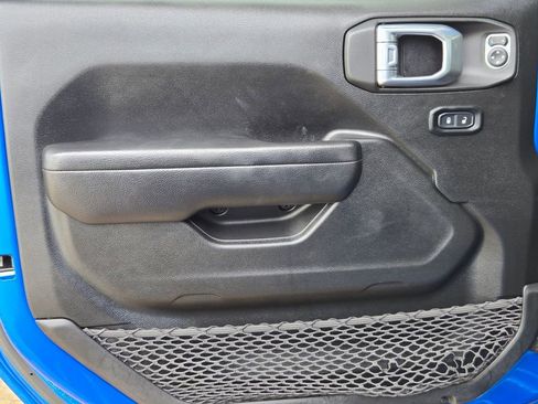 Used 2022 Jeep Wrangler Unlimited Sport image 11