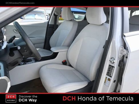 Used 2025 Hyundai Kona SEL image 17