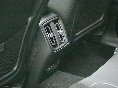 Certified 2023 Volvo C40 P8 Recharge Ultimate AWD/4WD image 21
