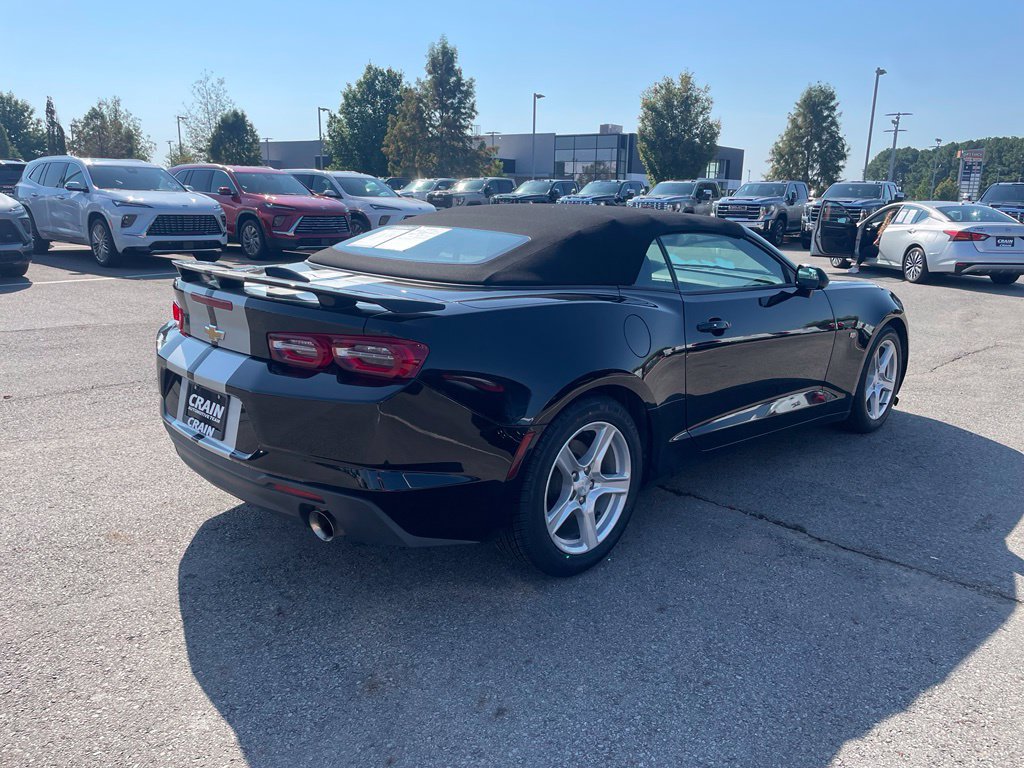 Used 2023 Chevrolet Camaro LT RWD image 6