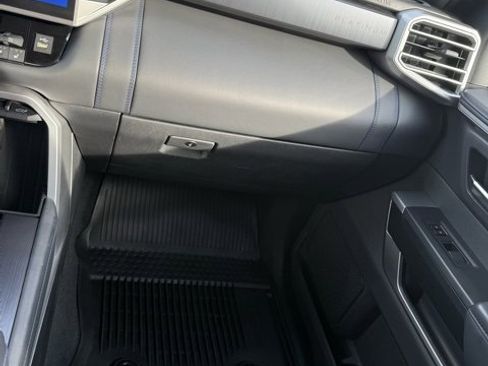 Used 2025 Toyota Tundra Platinum image 32