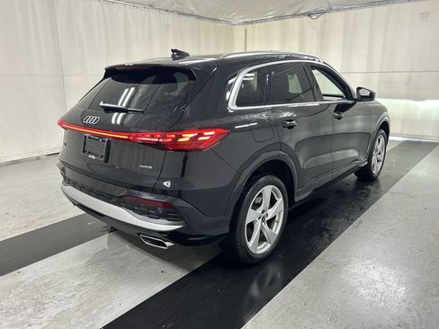 Used 2025 Audi Q5 Premium Plus w/ Premium Plus AWD/4WD image 3