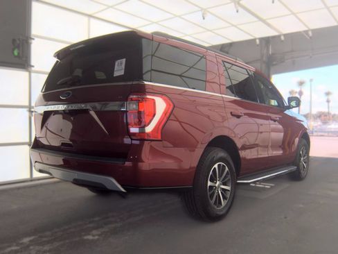 Used 2019 Ford Expedition XLT w/ Equipment Group 202A RWD image 2
