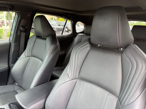 Used 2022 Toyota Venza Limited w/ Advanced Technology Package AWD/4WD image 11