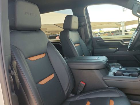 Used 2025 GMC Sierra 2500 AT4 AWD/4WD image 18