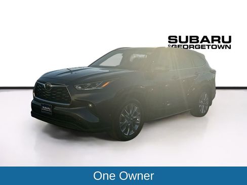 Used 2020 Toyota Highlander Limited image 3
