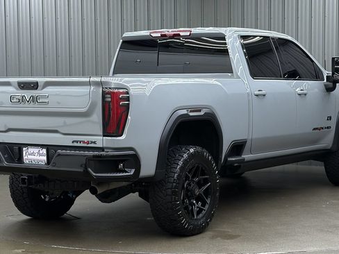 Used 2025 GMC Sierra 2500 AT4X AWD/4WD image 5