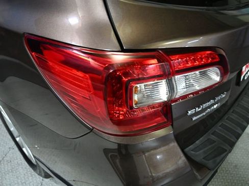 Used 2019 Subaru Outback 2.5i Premium image 12