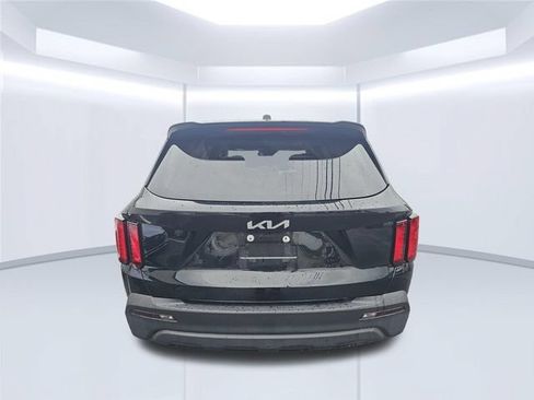 Used 2023 Kia Sorento LX AWD/4WD image 4