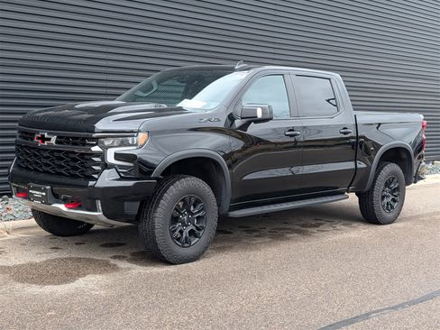 Used 2023 Chevrolet Silverado 1500 ZR2 w/ Technology Package image 1