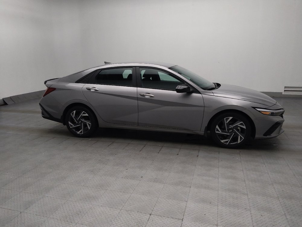 Used 2025 Hyundai Elantra Sport FWD image 11