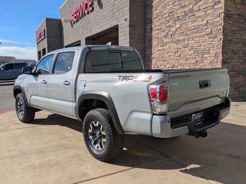 Used 2021 Toyota Tacoma image 3