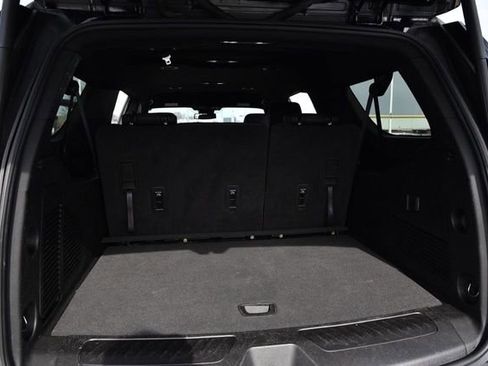 Used 2024 Chevrolet Suburban LT image 24