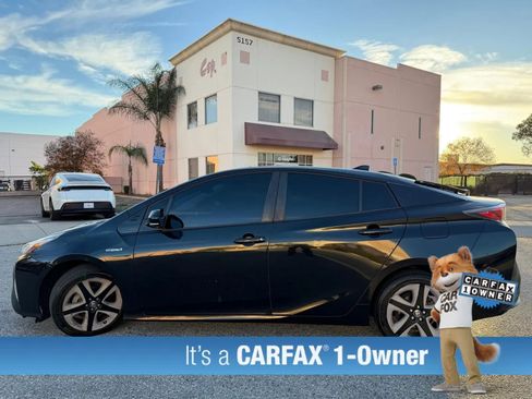 Used 2016 Toyota Prius Three Touring image 5