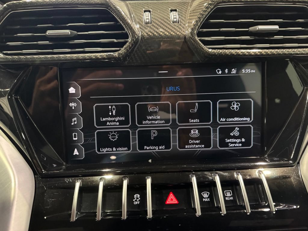 Used 2020 Lamborghini Urus AWD/4WD image 20