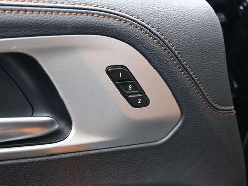 New 2026 Chrysler Pacifica Pinnacle image 18