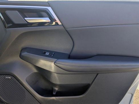 Used 2025 Mitsubishi Outlander SE image 39