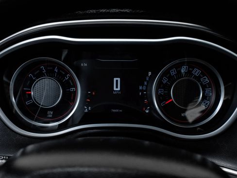 Used 2015 Dodge Challenger SXT Plus RWD image 21