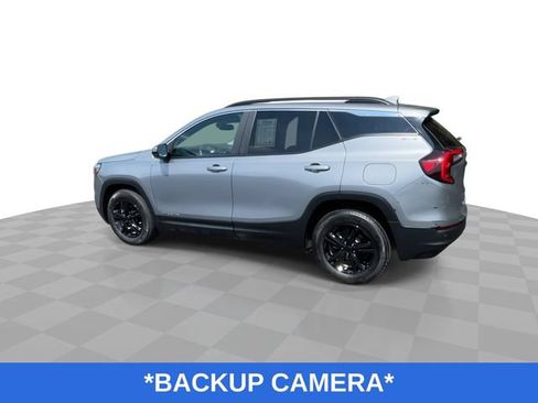 Used 2024 GMC Terrain SLE w/ Driver Convenience Package FWD image 7