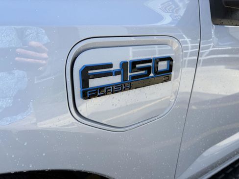 New 2025 Ford F150 Lightning Flash AWD/4WD image 9