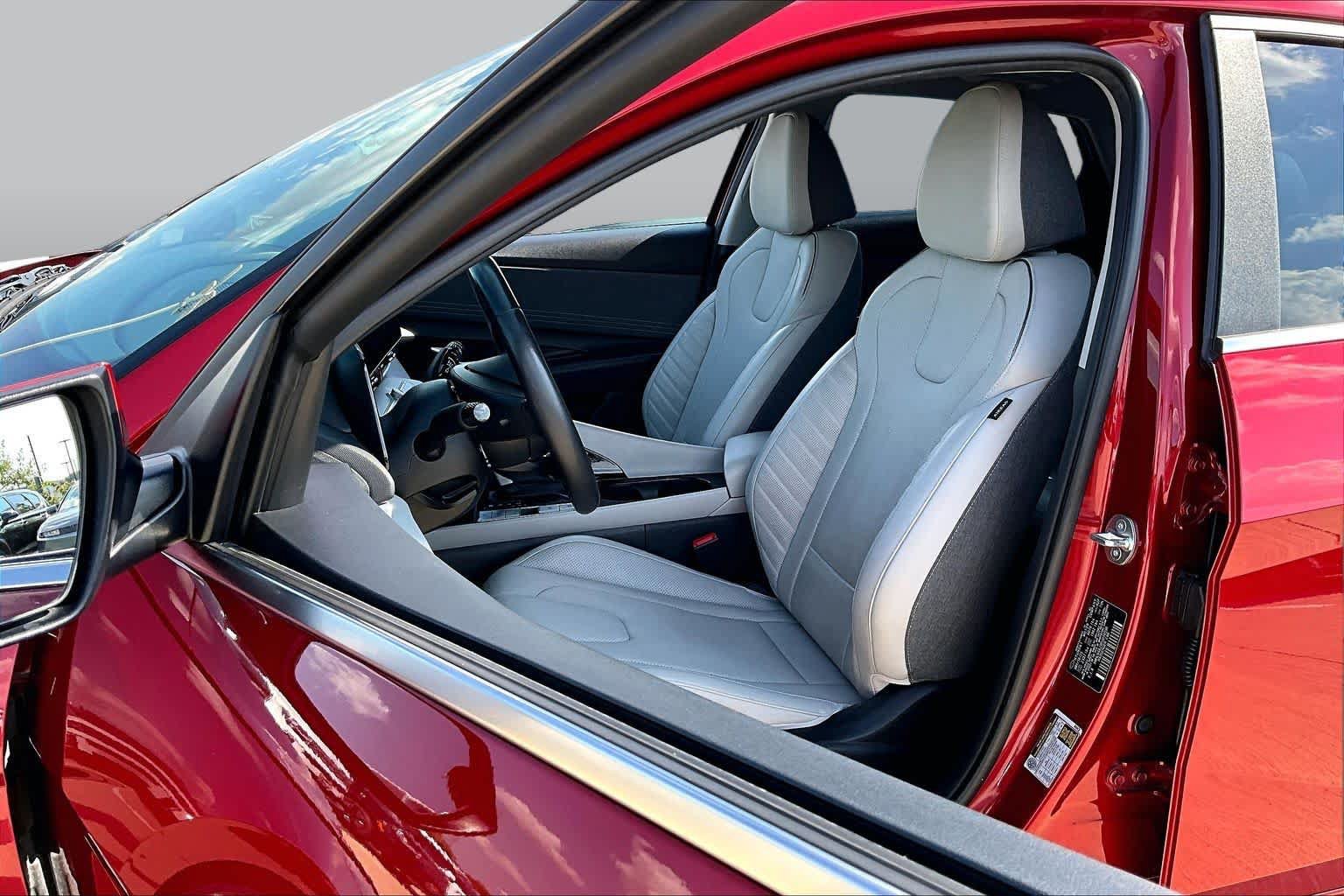 Used 2023 Hyundai Elantra Limited FWD image 8