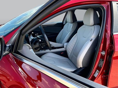 Used 2023 Hyundai Elantra Limited FWD image 8