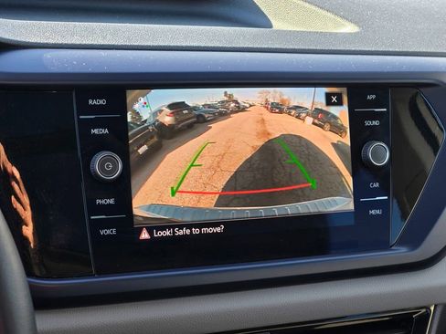 Used 2023 Volkswagen Taos SE w/ Panoramic Sunroof Package image 36