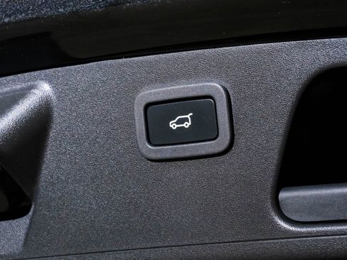 Used 2018 Jaguar E-PACE First Edition image 79