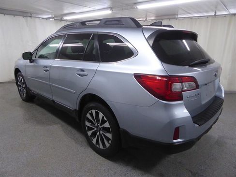 Used 2017 Subaru Outback 2.5i Limited image 5