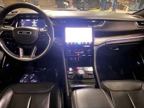 Used 2022 Jeep Grand Cherokee Overland image 28