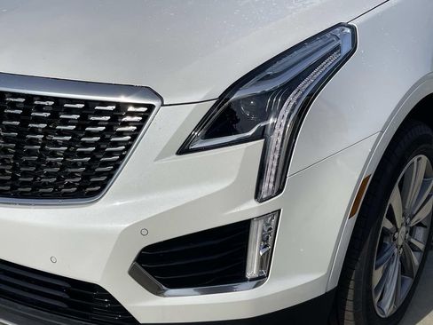 Certified 2025 Cadillac XT5 Premium Luxury image 9