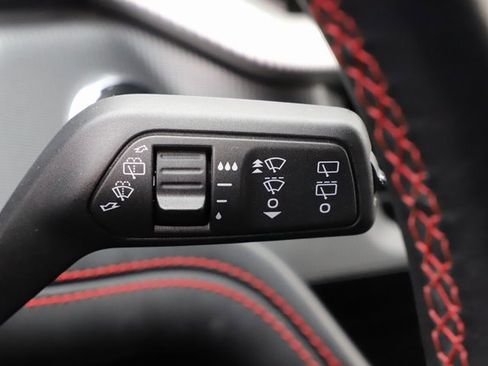 Used 2025 Ford Explorer ST-Line w/ ST-Line Street Pack image 39