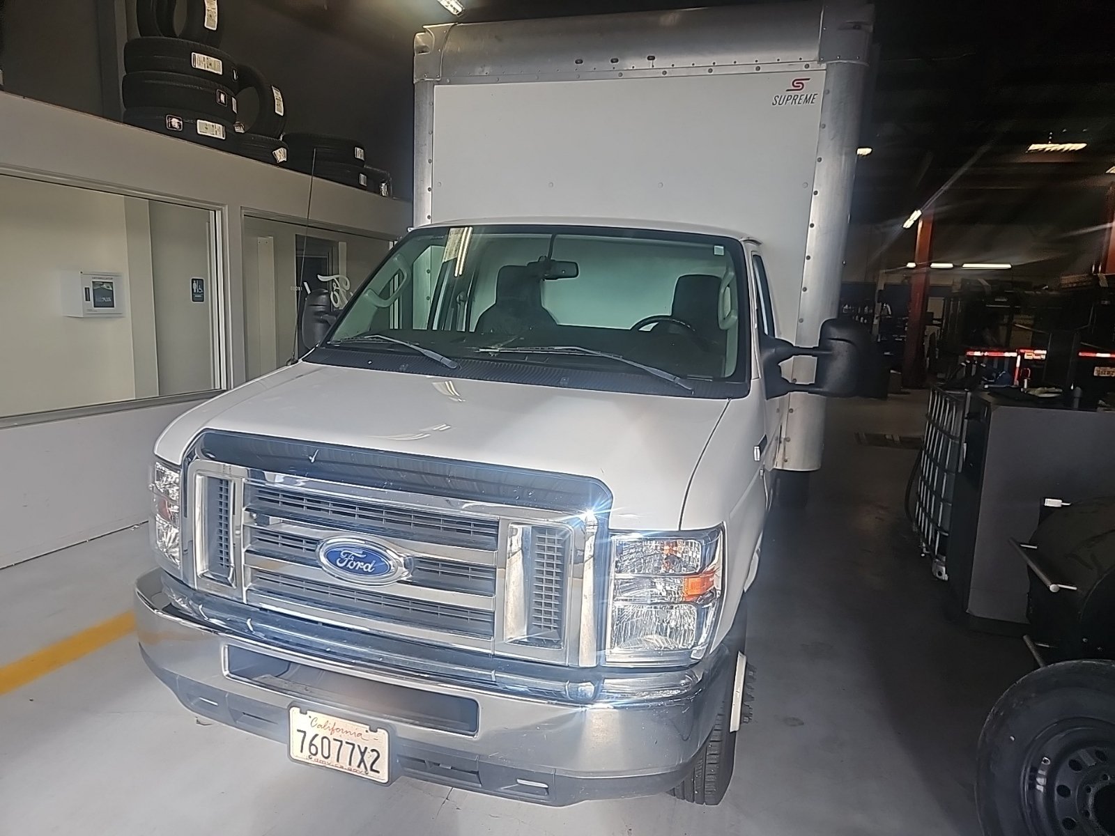 Used 2019 Ford E-350 and Econoline 350 Super Duty w/ Power Windows & Locks Group RWD image 4