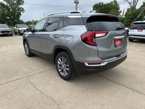 Used 2023 GMC Terrain SLT AWD/4WD image 5