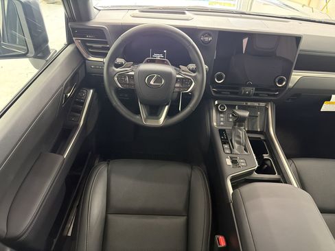 Used 2025 Lexus GX 550 w/ Accessory Package (CT) AWD/4WD image 23