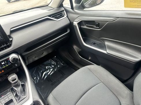 Used 2021 Toyota RAV4 LE AWD/4WD image 23