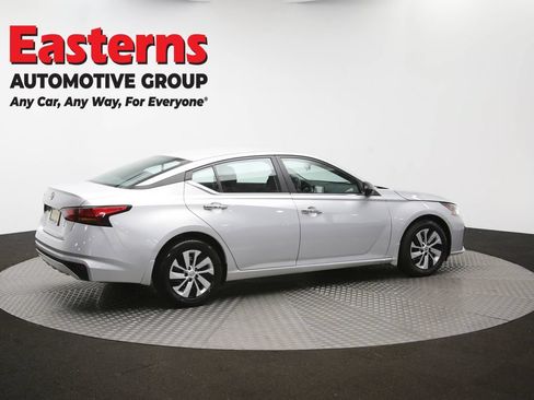 Used 2024 Nissan Altima 2.5 S FWD image 41