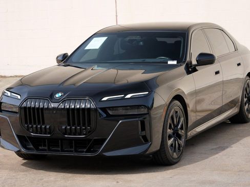 Used 2023 BMW 740i RWD image 59