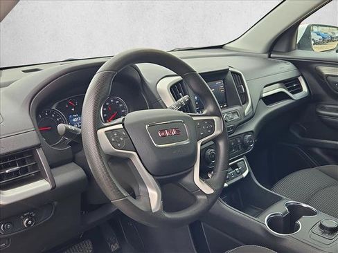 Used 2024 GMC Terrain SLE FWD image 8