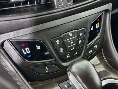 Used 2020 Buick Envision Premium AWD/4WD image 17