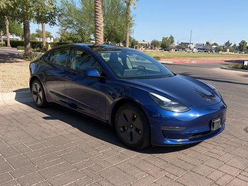 Used 2022 Tesla Model 3 RWD image 1