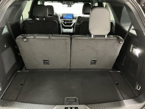 Used 2025 Ford Explorer ST-Line w/ Premium Package image 18