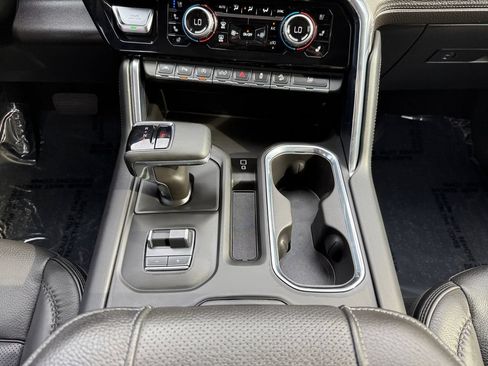 Used 2024 GMC Sierra 1500 Denali AWD/4WD image 14