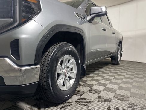 Used 2023 GMC Sierra 1500 SLE image 25