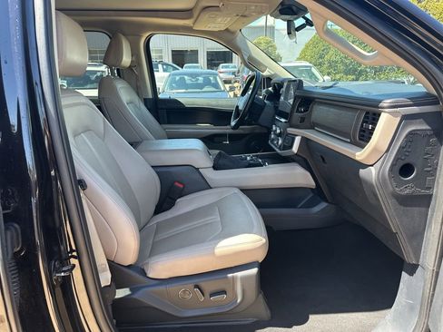 Used 2024 Ford Expedition Max Limited image 19