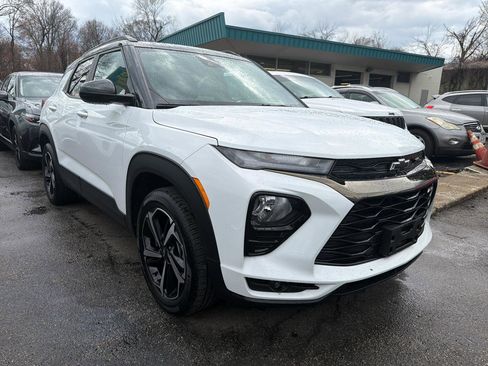 Used 2023 Chevrolet TrailBlazer RS w/ Sun and Liftgate Package image 3