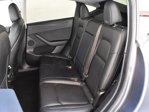 Used 2021 Tesla Model Y Long Range image 24